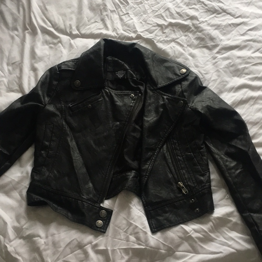 Adorable Cropped Faux Leather Jacket